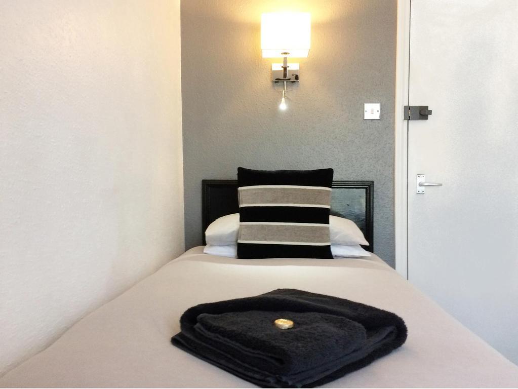 Apollo Guest House เฮสติงส์ ภายนอก รูปภาพ
